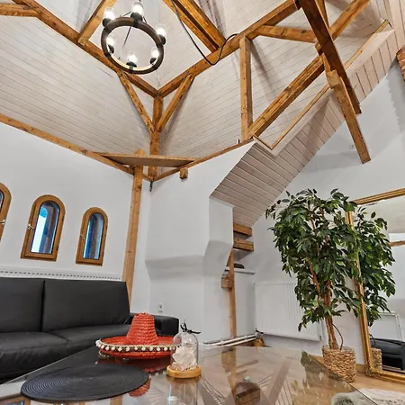 Fireplace Loft 1br Parliament Apartment *