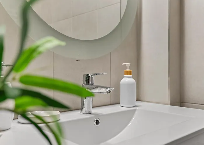 Fireplace Loft 1br Parliament